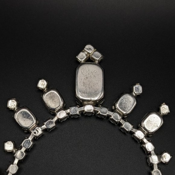 VINTAGE Milk White Opaque Prong Set Stone Necklace - Picture 8 of 9